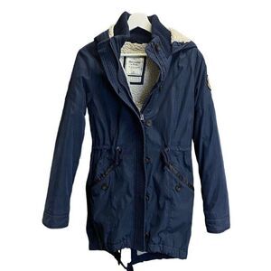 WOMENS NAVY BLUE ABERCROMBIE SHERPA FUR LINED PARKA JACKET M winter coat hood